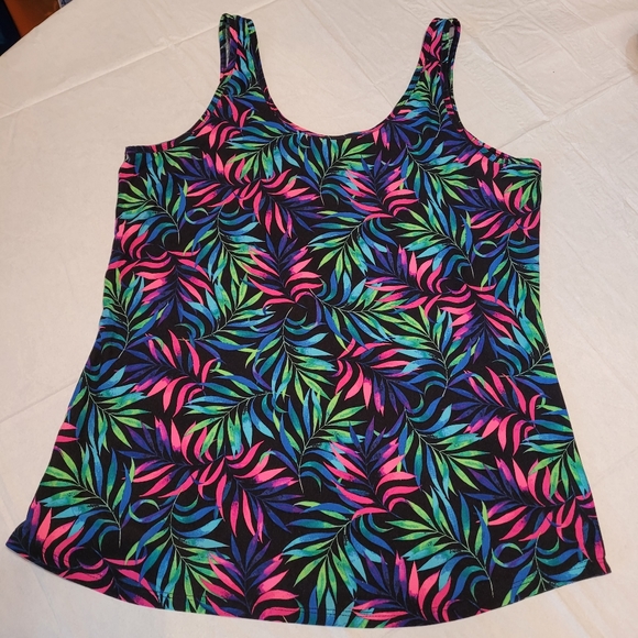 A Beautiful multi colored top!  Great quality! And guaranteed to turn heads. - Picture 1 of 2